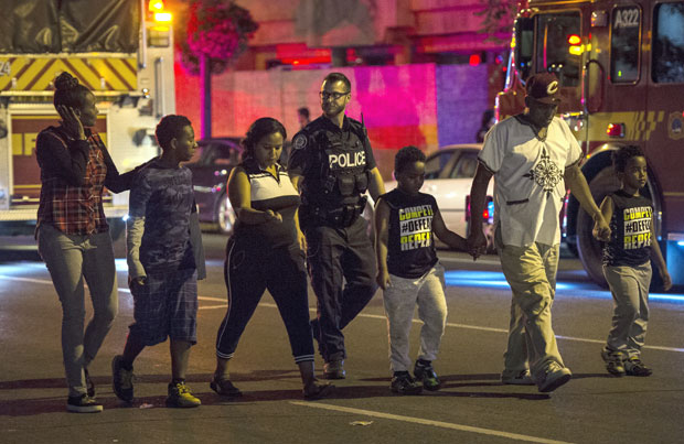 ПУЦЊАВА У ТОРОНТУ: Страдао нападач, троје мртвих, најмање 12 особа повређено(ВИДЕО)